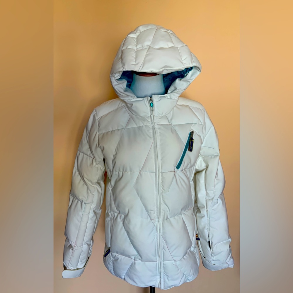 Girls Spyder ski Jacket
White outside teal inside
Size 16